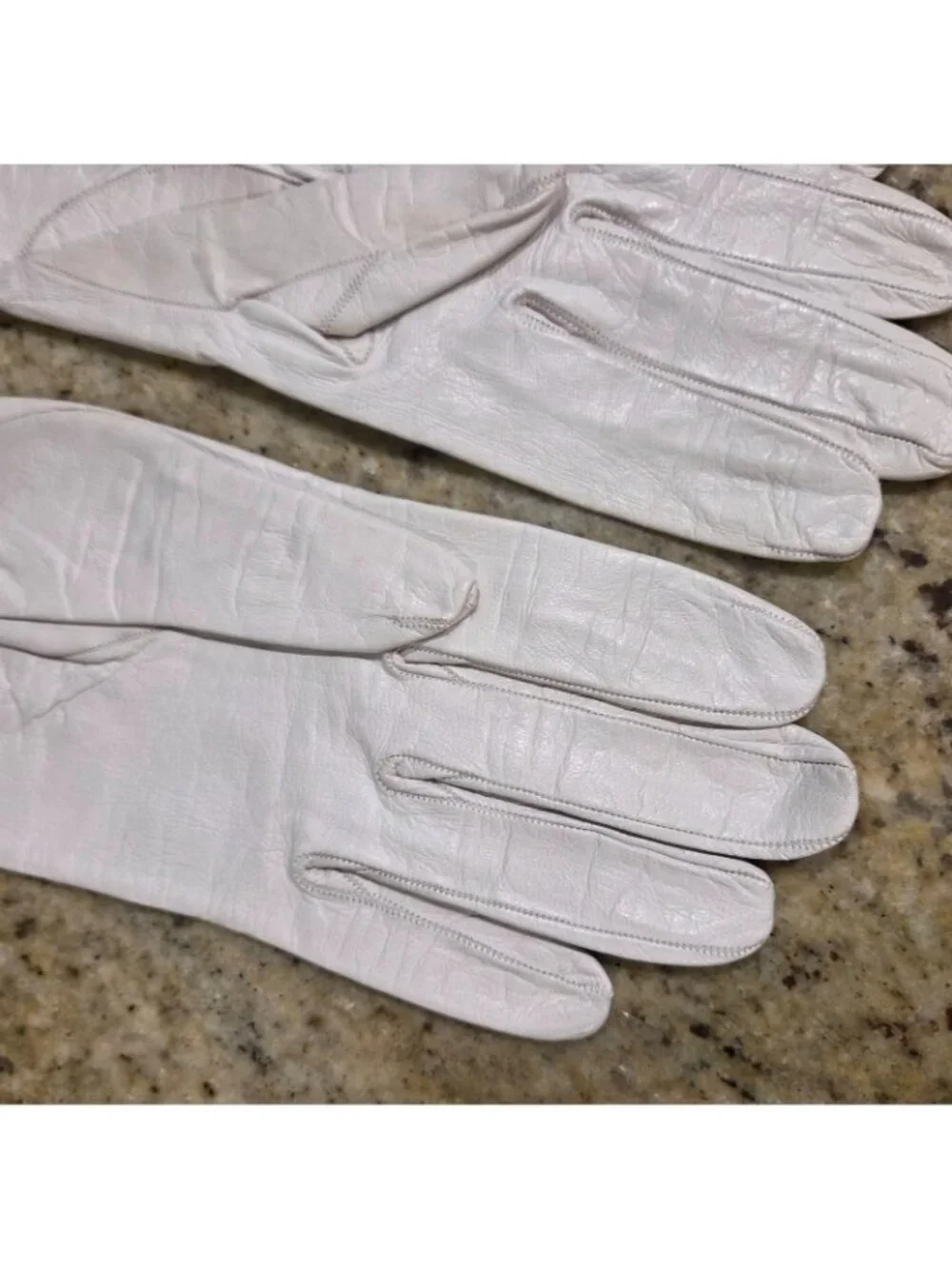Vintage Womens Size S 6.5 Off-White Leather Silk Lined Formal Gloves Italy Saks